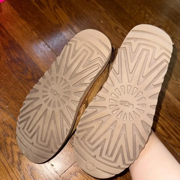 UGG women’s Neumel Leather Shoes Chukka Bootie in color Chestnut size 8 - Picture 6 of 10